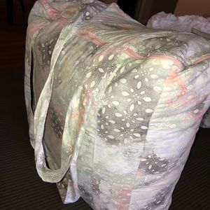 LAUREN CONRAD COMFORTER SET